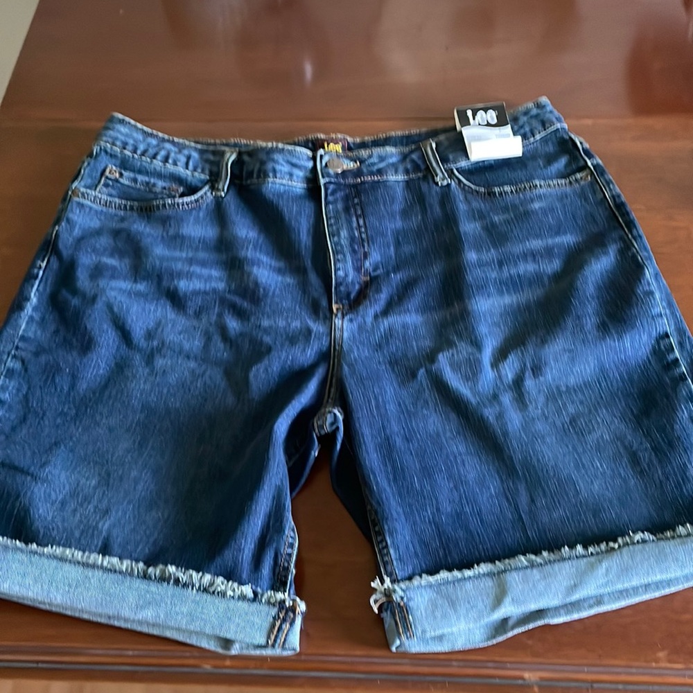 Lee Size 20M Bermuda Shorts/Jeans, they’ve never been worn.